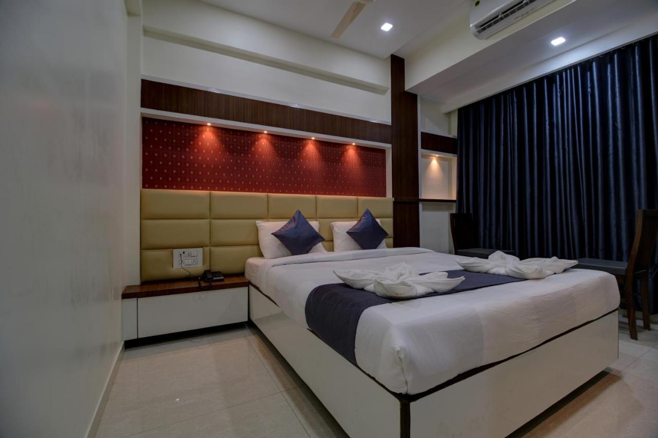 Hotel Mourya Residency Navi Mumbai Eksteriør bilde
